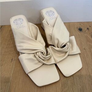 Vince Camaro Twist Front Shoe